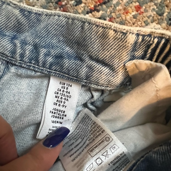 Girls H&M ripped jogger jeans - Picture 5 of 9